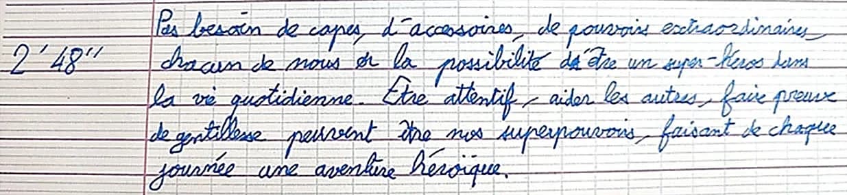 Cinq lignes de texte copiées en cursive à l’encre bleue sur une feuille Seyès, avec la durée « 2 min 48 » notée en marge.